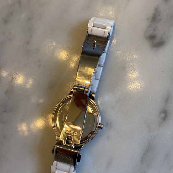 DKNY watch - Picture 6 of 6